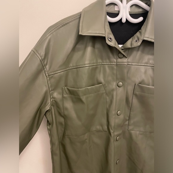 Ardene Olive Green Oversized Shacket size Small 🫒 - Picture 5 of 8